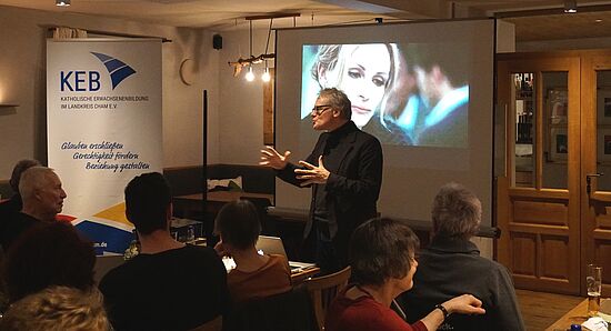 A u s g e b u c h t
Kulinarischer Filmabend unterm Ödenturm - 
Kino, Kunst, Genuss